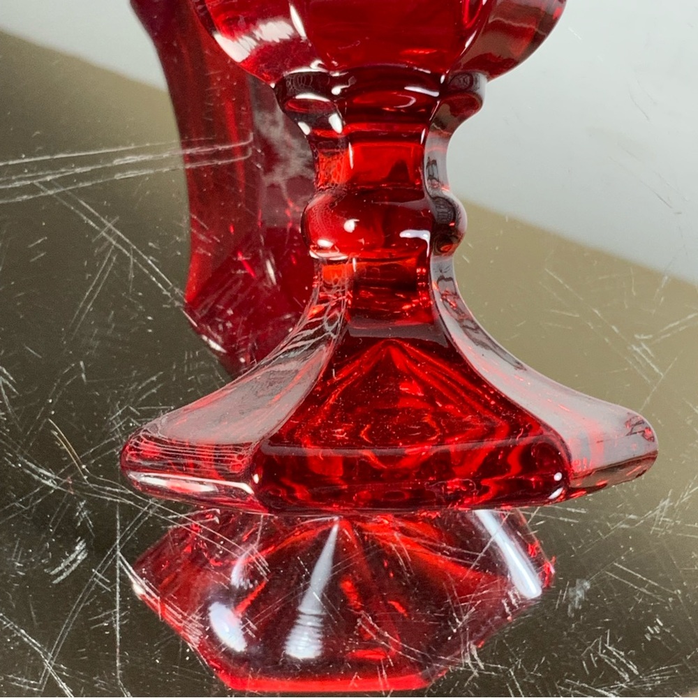 SOLD.          Fostoria Coin Dot Vase Ruby Red Ruffel Top Vintage - Picture 4 of 7